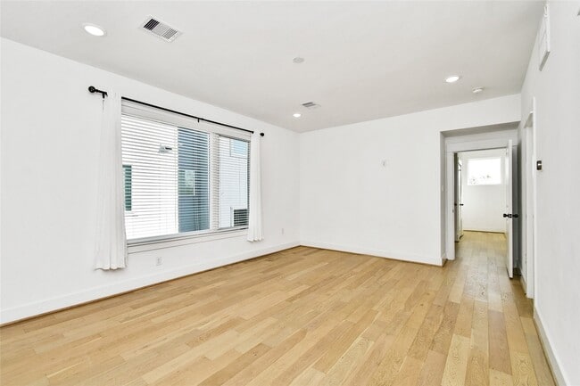 property at 208 N York St