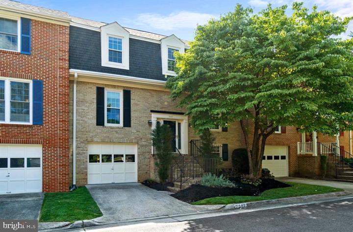 7007 Dunningham Pl in McLean, VA - Building Photo