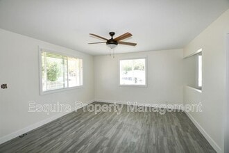 69 Raemere St in Camarillo, CA - Building Photo - Building Photo