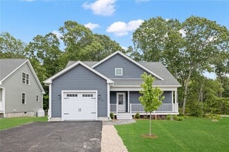 11 Vespia Ln in South Kingstown, RI - Building Photo - Building Photo