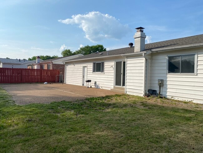 property at 1433 Kew Gardens Dr