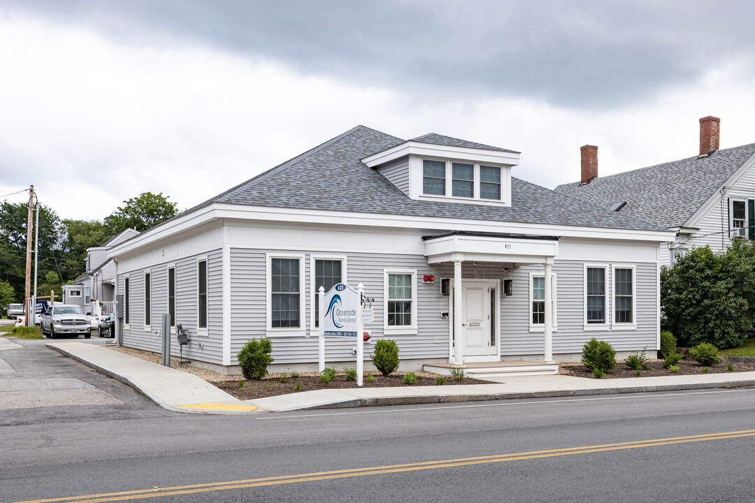 421 Lafayette Rd in Hampton, NH - Foto de edificio