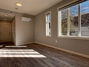 348 14th St in Courtenay, BC - Building Photo - Building Photo