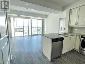 1050 Main St E in Milton, ON - Building Photo - Building Photo