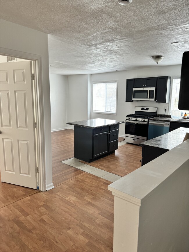 816 Call St, Unit Second Floor in Lansing, MI - Building Photo - Building Photo