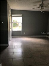 5156 Conroy Rd-Unit -1112 in Orlando, FL - Foto de edificio - Building Photo