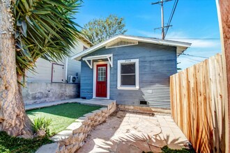 3550 Rosecrans St in San Diego, CA - Building Photo - Building Photo