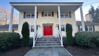 156 Fresh Meadow Dr in Trumbull, CT - Building Photo - Building Photo