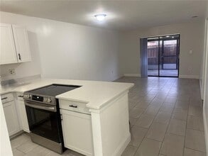 2128 Bahamas Ct in Kissimmee, FL - Building Photo - Building Photo