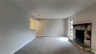 1386 Williamsburg Ln in Norcross, GA - Building Photo - Building Photo