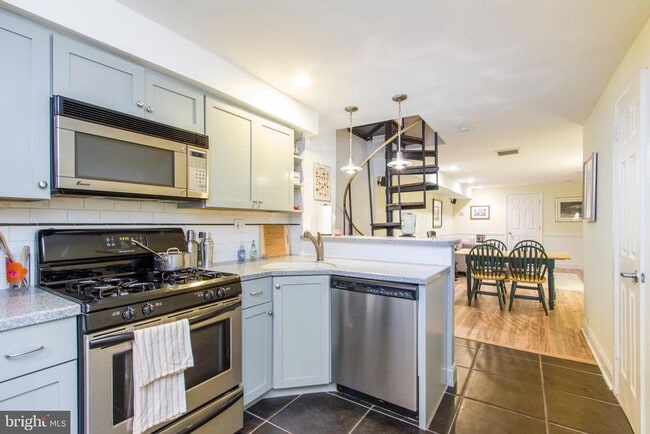 property at 1823 Pine St