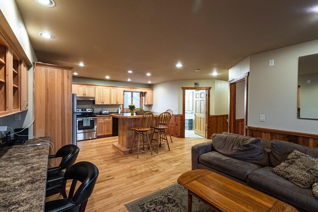 1613 Chase St in La crosse, WI - Building Photo