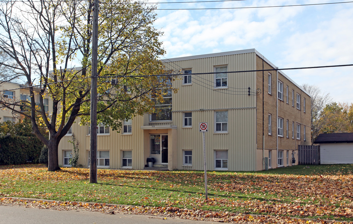 308 Montrave Ave in Oshawa, ON - Building Photo