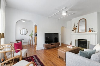 1836 Laurel St, Unit 2 in Sarasota, FL - Foto de edificio - Building Photo
