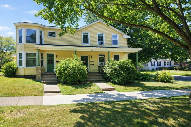 222 W 3rd St, Unit 3