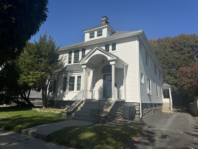 25 Wawecus Rd, Unit 1 in Worcester, MA - Building Photo - Building Photo