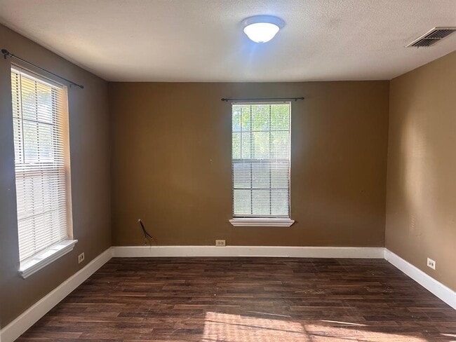 1703 Carter St in Bastrop, TX - Building Photo - Building Photo
