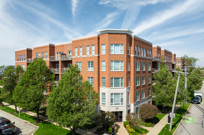 Sienna in Des Plaines, IL - Building Photo - Primary Photo