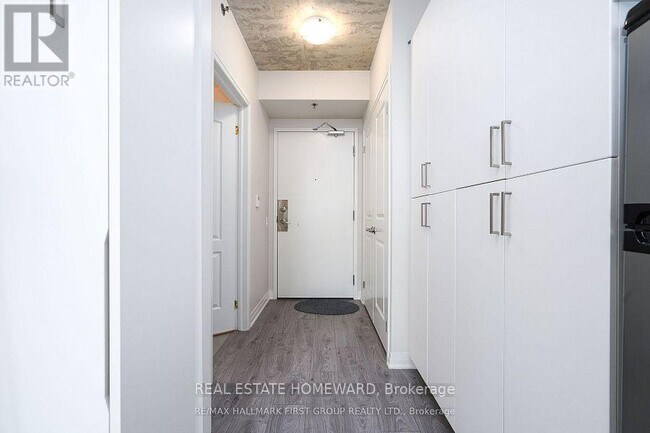 1900 Simcoe St N in Oshawa, ON - Building Photo - Building Photo