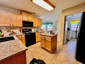 3900 Chimney Rock Dr in Denton, TX - Building Photo - Building Photo