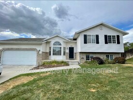 332 W 2200 N in Lehi, UT - Building Photo