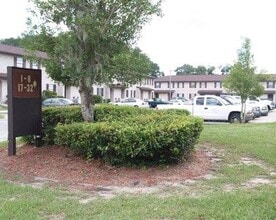 595 W 54th St in Savannah, GA - Building Photo - Building Photo