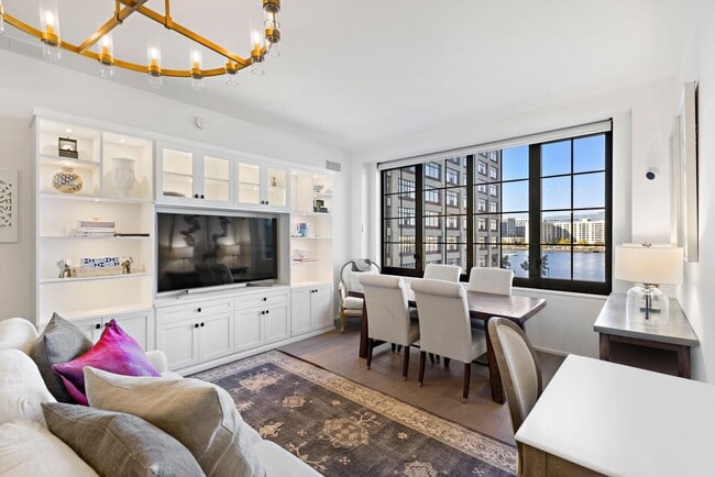 property at 1425 Hudson St