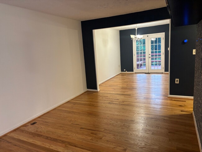 19524 White Saddle Dr in Germantown, MD - Building Photo - Building Photo