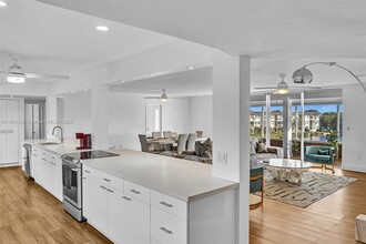 1350 NE 191st St, Unit B307 in North Miami Beach, FL - Building Photo - Building Photo