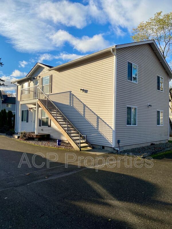 3233 Racine St in Bellingham, WA - Building Photo - Building Photo