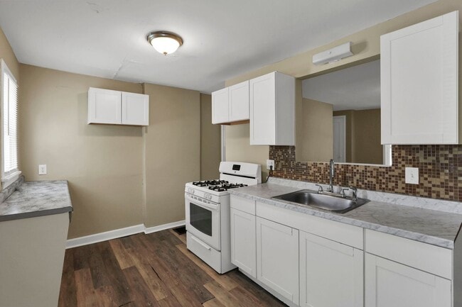 property at 1077-1079-1079 S James Rd