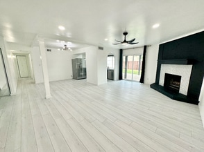 1706 Whitney Dr in Garland, TX - Foto de edificio - Building Photo