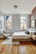 250 Mott St, Unit 13 in New York, NY - Building Photo - Building Photo