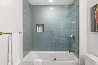 159 NE 6th St, Unit 2716 in Miami, FL - Building Photo - Building Photo