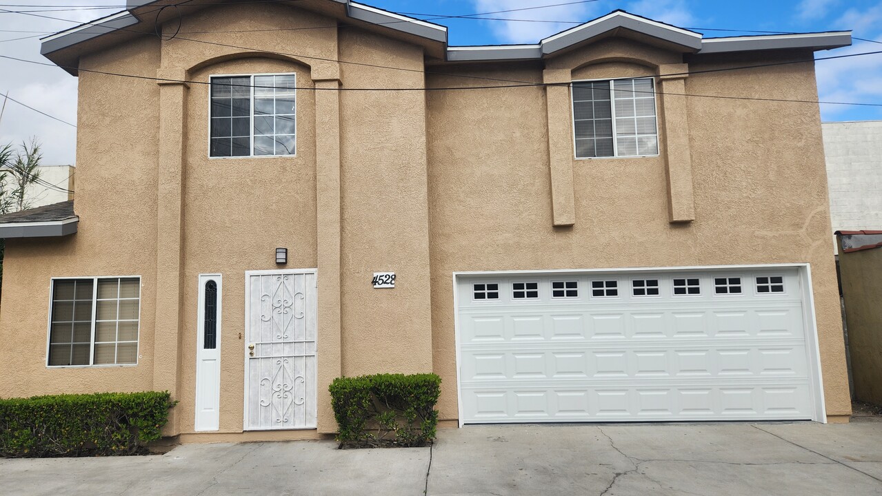 4528 E 58th St in Maywood, CA - Building Photo