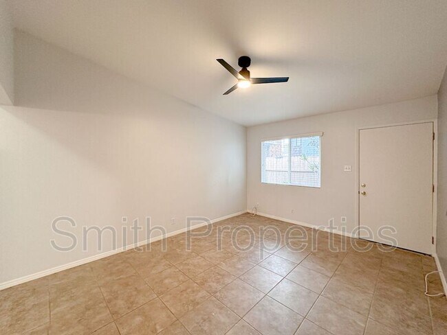 2204 Carnegie Ln in Redondo Beach, CA - Building Photo - Building Photo