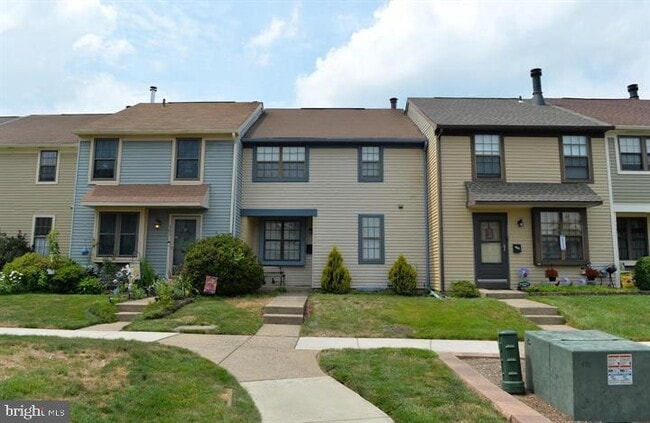 property at 304 Livingston Ct