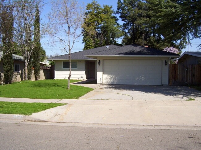 property at 1116 W Vassar Ave