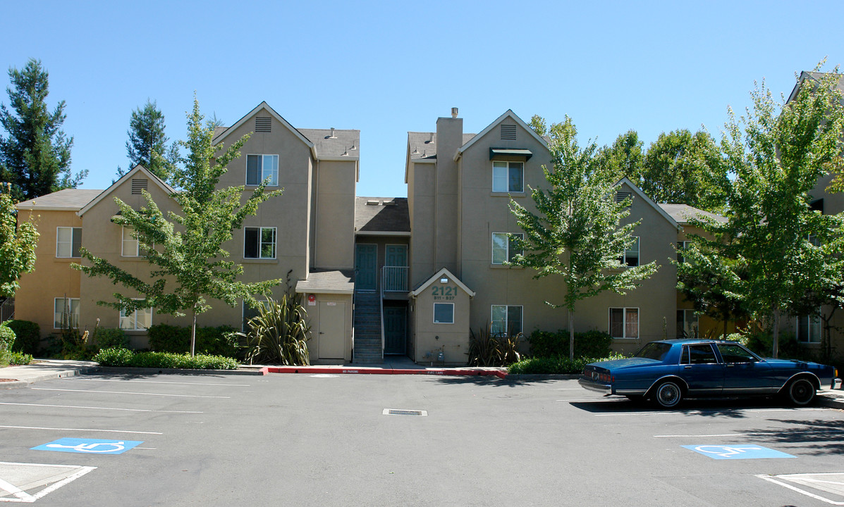 NorthPoint Village Apartments in Santa Rosa, CA - Building Photo