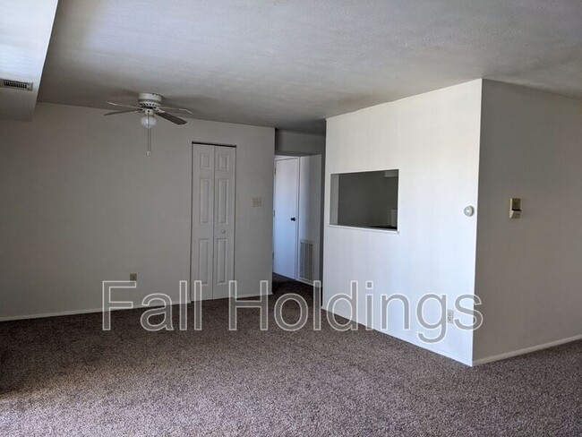 3005 Garden Apartment Dr in Bridgeville, PA - Building Photo - Building Photo