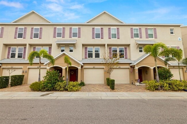 property at 807 Callista Cay Loop