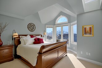 404 Aloha St in Seattle, WA - Building Photo - Building Photo