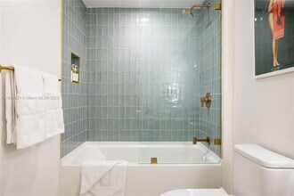 159 NE 6th St, Unit 3001 in Miami, FL - Building Photo - Building Photo