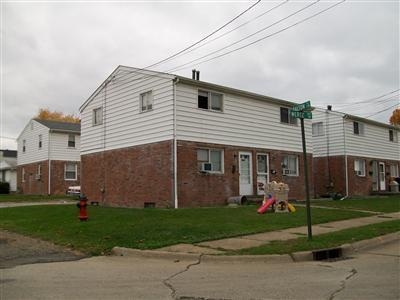 1361 Wertz Ave SW in Canton, OH - Foto de edificio