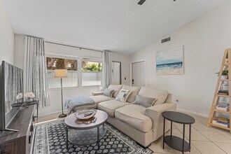 8745 Sol Terrace in West Palm Beach, FL - Building Photo - Building Photo