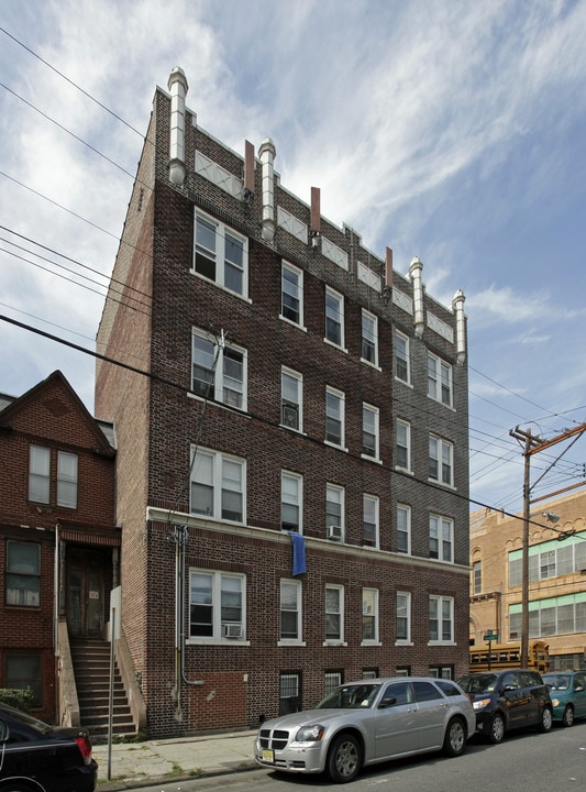 71 Claremont Ave in Jersey City, NJ - Foto de edificio