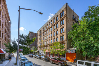 100 W 143rd St in New York, NY - Building Photo - Building Photo