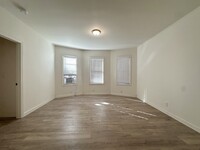 72 Easton St, Unit 1 in Boston, MA - Building Photo - Building Photo