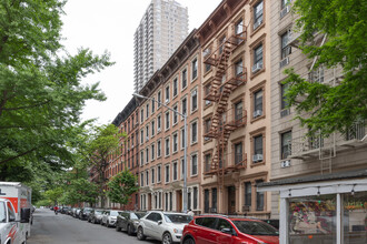 233 E 88th St in New York, NY - Building Photo - Building Photo