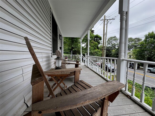 348 Warburton Ave in Hastings On Hudson, NY - Building Photo - Building Photo